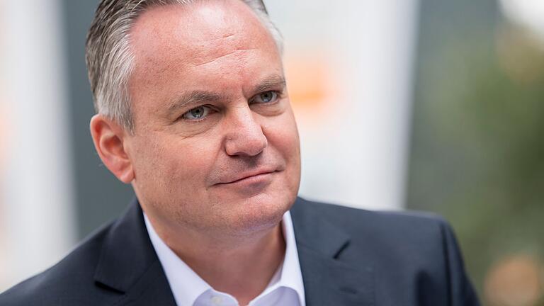 Nachfolger für Ingolstädter Oberbürgermeister Scharpf gesucht       -  Der noch amtierende OB Christian Scharpf tritt am 1. März seinen neuen Posten in München an. Vier Kandidaten bewerben sich bei der Oberbürgermeisterwahl in Ingolstadt um die Nachfolge. (Archivbild)