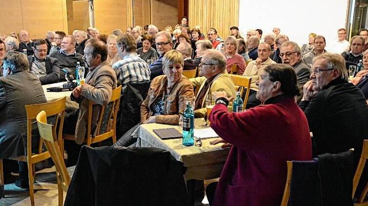 Selten waren zu einer Versammlung des CSU-Ortsverbands Marktheidenfeld so viele Vertreter anderer Parteien gekommen. Die Christsozialen hatten die Öffentlichkeit und die Kreisräte aus Stadt und Umland am Donnerstag zu einer Diskussion über das örtliche Kreiskrankenhaus geladen.