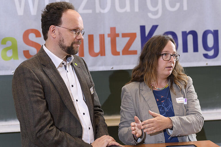 SPD-Stadträtin Lore Koerber-Becker und Grünen-Landtagsabgeordnete und Stadtrat Patrick Friedl moderierten beim Klimaschutzkongress.