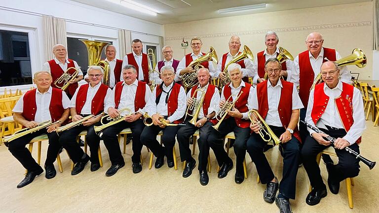 Die Mitglieder der Alten Dorfmusikanten Sonderhofen verbindet die Liebe zum
musizieren.