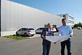 Geschäftsführer Johannes Richter (rechts) und Joachim Lasar als Leiter des Produktmanagements bei Schmitter Hydraulk in Westheim freuen sich auf den Bau der neuen Lagerhalle.  Foto: Wolfgang Dünnebier       -  Geschäftsführer Johannes Richter (rechts) und Joachim Lasar als Leiter des Produktmanagements bei Schmitter Hydraulk in Westheim freuen sich auf den Bau der neuen Lagerhalle.  Foto: Wolfgang Dünnebier