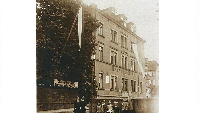 Der Zürcher Nachwuchs in voller Erwartung: Kirchweih 1938 im Herzogsbräu.