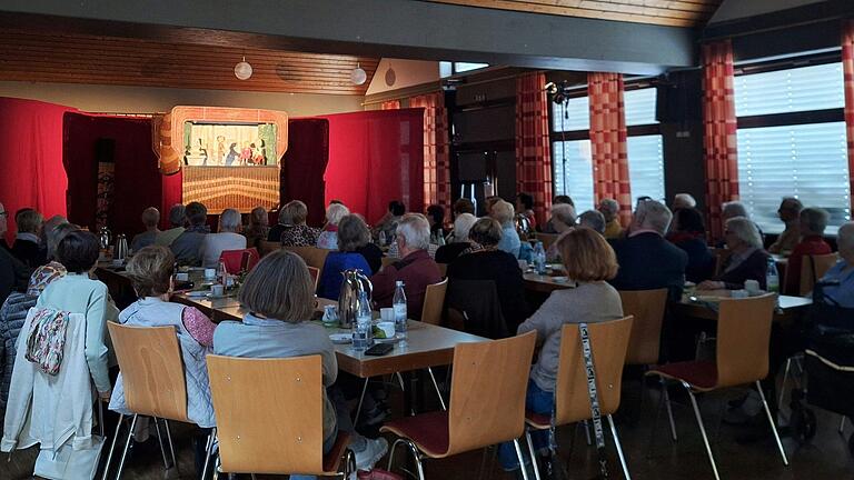 Korbtheater von Ali Büttner als Highlight für die Senioren 50+. Korbtheater von Ali Büttner als Highlight für die Senioren 50+.