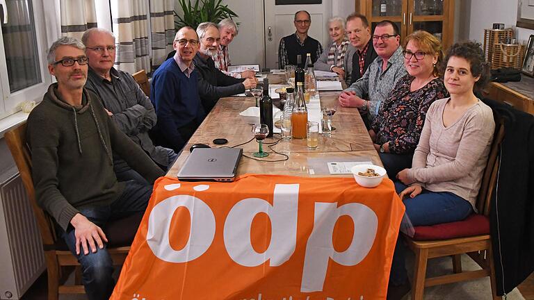 Die Listenkandidaten der ÖDP (von links): Torsten Ruf, Herbert Horlamus, Klaus Marschall, Winfried Rüb, Herbert Pröstler, Richard Stenger, Christine Pfrang, Jürgen Kracht, Arnold Rothenbücher, Alexandra Walch und Sandra Horlamus.