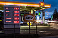 Ansicht der Anzeigetafel der Benzinpreise von der Shell Tankstelle am Europastern am 09.01.23 in Würzburg.