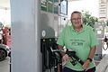 Karlheinz Schüßler von der Tankstelle Hartmann in Oberleichtersbach würde den Kraftstoff lieber billiger verkaufen. Das darf er nicht selbst bestimmen.       -  Karlheinz Schüßler von der Tankstelle Hartmann in Oberleichtersbach fürchtet, dass die Baustelle am Hammelburger Berg sein Geschäft gefährdet.