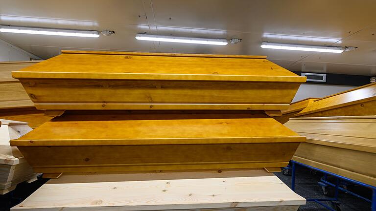Krematorium - In Großbritannien fehlt eine gesetzliche Regulierung für Bestatter, warnt eine Untersuchung. (Symbolbild) Krematorium - In Großbritannien fehlt eine gesetzliche Regulierung für Bestatter, warnt eine Untersuchung. (Symbolbild)