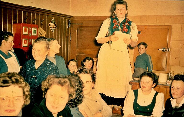 Eines der bislang ältesten Fotos entstand im Jahr 1960 in der Gaststube Barthelmes in Irmelshausen Eines der bislang ältesten Fotos entstand im Jahr 1960 in der Gaststube Barthelmes in Irmelshausen