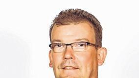 Reisebüro als Nebenjob: Klaus Schmidt, der Waldbüttelbrunner Bürgermeister. Reisebüro als Nebenjob: Klaus Schmidt, der Waldbüttelbrunner Bürgermeister.