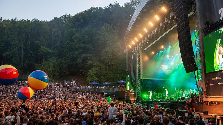 Beim Taubertal Festival in Rothenburg 2023 treten unter anderem Peter Fox und Marteria auf. Beim Taubertal Festival in Rothenburg 2023 treten unter anderem Peter Fox und Marteria auf.