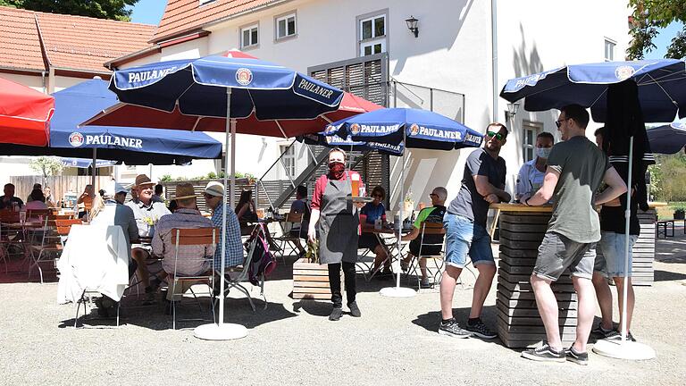 Der Biergarten der Krone-Schenke lockte im Sommer zahlreiche Gäste an. Anna Stele hofft, auf einen ähnlichen guten Zuspruch in diesem Jahr. Der Biergarten der Krone-Schenke lockte im Sommer zahlreiche Gäste an. Anna Stele hofft, auf einen ähnlichen guten Zuspruch in diesem Jahr.