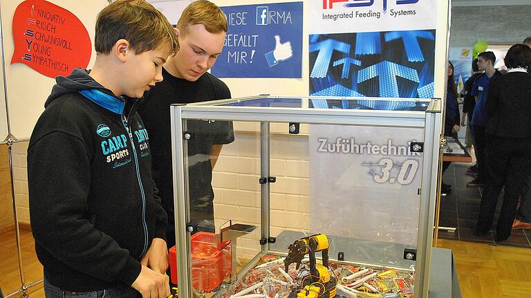 Technik fasziniert: Die Firma IFSYS empfindet die Jobmeile als absolute Bereicherung.