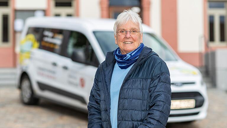 Beate Krambeck, 75 Jahre alt und Kinderkrankenschwester im Ruhestand, ist Bürgertaxi- Gründungsmitglied. Beate Krambeck, 75 Jahre alt und Kinderkrankenschwester im Ruhestand, ist Bürgertaxi- Gründungsmitglied.