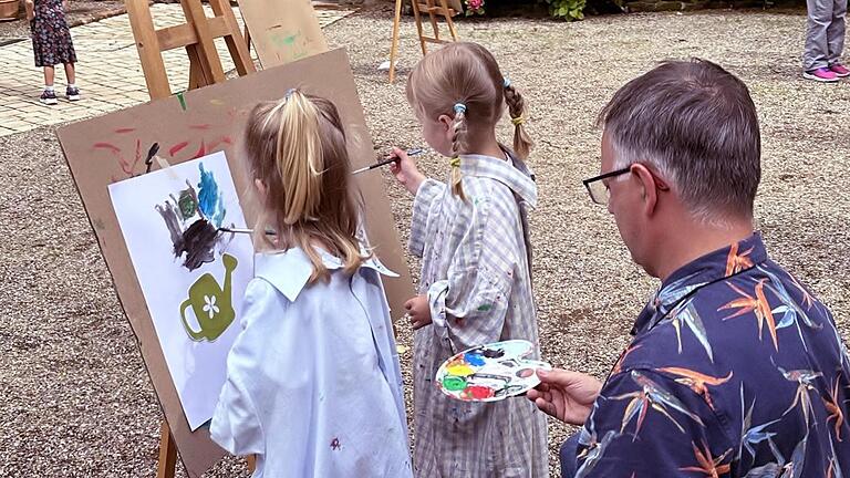 Und der Papa hält die Farbpalette - Und der Papa hält die Farbpalette Und der Papa hält die Farbpalette - Und der Papa hält die Farbpalette