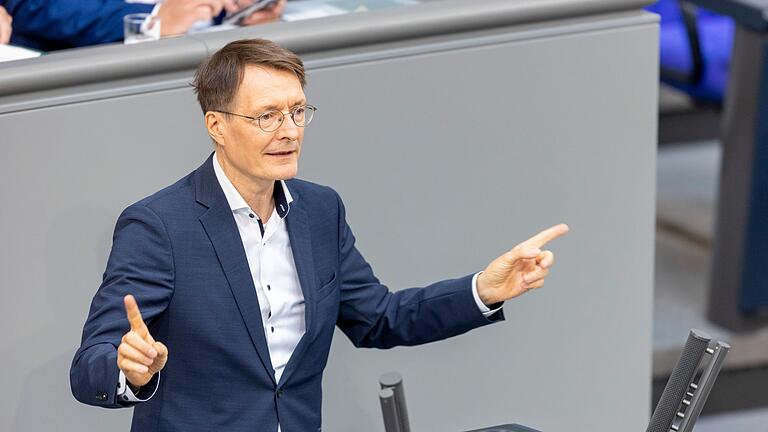 Bundestag       -  Gesundheitsminister Karl Lauterbach (SPD) ist von der Reform fest überzeugt. (Archivbild)