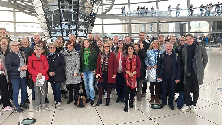 Bürgerinnen und Bürger aus dem Landkreis auf Bildungsreise in Berlin. Bürgerinnen und Bürger aus dem Landkreis auf Bildungsreise in Berlin.