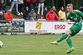 Frank Wildeis schießt nach einem eigentlich vom Gegner bereits abgewehrten Abtswinder Eckball aus der zweiten Reihe und trifft. Das Tor des Tages verhalf dem TSV Abtswind zum 1:0-Sieg gegen den SV Seligenporten. Es war der vierte Abtswinder Sieg und das fünfte ungeschlagenen Spiel in Serie.