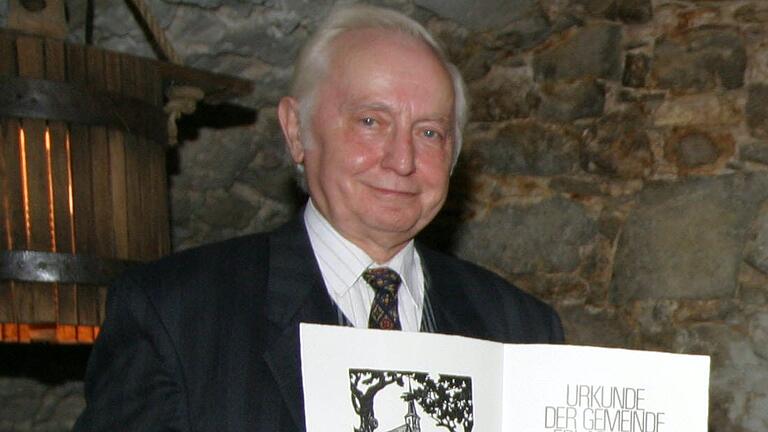 Wurde 2006 von der Gemeinde Erlabrunn für seine vielen Verdienste ausgezeichnet: Wolfgang Serafin.