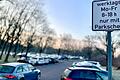 Die Parksituation am Schillerhain: Seit November kann man dort zwei Stunden kostenlos parken. Einen Parkschein ziehen muss man dennoch, Geld dafür einwerfen aber erst ab einer Parkdauer von zwei Stunden.