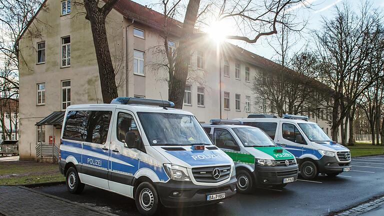 Zwei Suizide von Bewohnern in den vergangenen Wochen machen betroffen: Archivaufnahme des Ankerzentrums in Schweinfurt.       -  Zwei Suizide von Bewohnern in den vergangenen Wochen machen betroffen: Archivaufnahme des Ankerzentrums in Schweinfurt.
