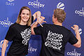 258940609.jpg       -  Hazel Brugger und ihr Mann Thomas Spitzer mit T-Shirt mit der Aufschrift 'Konsequenzen für Comedian XY' kommen über den Roten Teppich zur Verleihung des 'Deutschen Comedypreises'.