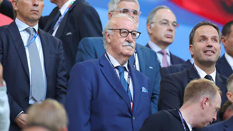 Vicente del Bosque - Spaniens früherer Nationaltrainer hat keinen Zweifel daran, dass Deutschland sein Viertelfinalspiel verlieren wird. Vicente del Bosque - Spaniens früherer Nationaltrainer hat keinen Zweifel daran, dass Deutschland sein Viertelfinalspiel verlieren wird.