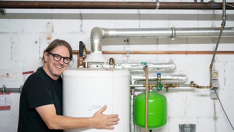 Wer wird denn da gleich den Kessel umarmen? Carsten Herbert erklärt, wie es mit der Heizungsoptimierung klappt. Wer wird denn da gleich den Kessel umarmen? Carsten Herbert erklärt, wie es mit der Heizungsoptimierung klappt.