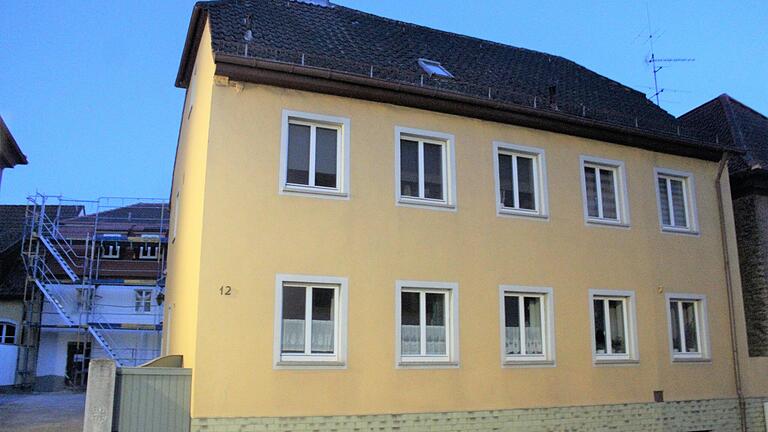 Das direkt neben dem Rathaus in Wiesentheid gelegene Wohnhaus bleibt im Besitz der Gemeinde. Das direkt neben dem Rathaus in Wiesentheid gelegene Wohnhaus bleibt im Besitz der Gemeinde.