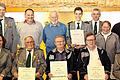 Geehrt und gewählt wurden bei den Volkacher Schützen (hinten von links) Uwe Gimperlein (Schützenmeister), Hans Haagen (Sportleiter), Roland Danzberger, Helmuth Weinlich (beide 25 Jahre im Verein), Maximilian Baudisch (Schützenschnur in Silber), Dieter Vogel (Vereinsspange in Bronze), Reinhilde Weinlich (25 Jahre), Ronald Günther (Vereinsnadel in Silber) und Joachim Marquart (25 Jahre) sowie (vorne von links) Carmen Kaltenbach (Schriftführerin), Karl Schicker, Heinz Götz, Otmar Wolf (alle Ehrenmitglieder) und Dorit Schicker (40 Jahre).