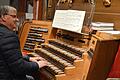 Sichtlich erfreut: Regionalkantor Bernhard Seelbach beim Benefizkonzert anlässlich der Erweiterung der altehrwürdigen Orgel in der St. Andreas Kirche in Karlstadt.