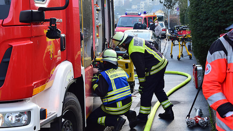 Am Mittwoch kam es in Veitshöchheim (Lkr. Würzburg) zu einer Explosion in einem Wohnhaus. Am Mittwoch kam es in Veitshöchheim (Lkr. Würzburg) zu einer Explosion in einem Wohnhaus.