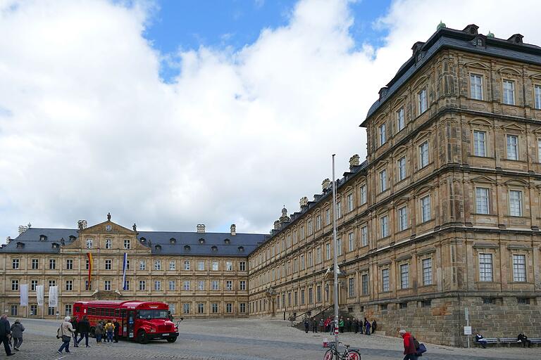 Die Neue Residenz am Domplatz ist das größte profane Einzeldenkmal in Bamberg. Die Neue Residenz am Domplatz ist das größte profane Einzeldenkmal in Bamberg.