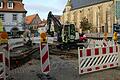 Zum Ende des Jahres sollen die ersten Baumaßnahmen im Rahmen der Marktplatzsanierung beginnen. Zunächst werden in der Seitenstraße Schulgasse die Leitungen im Untergrund erneuert. Abschnittsweise geht es dann voraussichtlich bis ins Jahr 2028 weiter. Das Archivfoto zeigt Arbeiten an Gasleitungen im Jahr 2019.&nbsp;