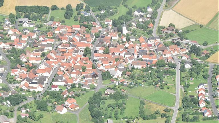 Der Name eines malerisches Dorfs am Rande der Rhön wird bei der zweiten Aufgabe des Sommerrätsels gesucht. Der Name eines malerisches Dorfs am Rande der Rhön wird bei der zweiten Aufgabe des Sommerrätsels gesucht.