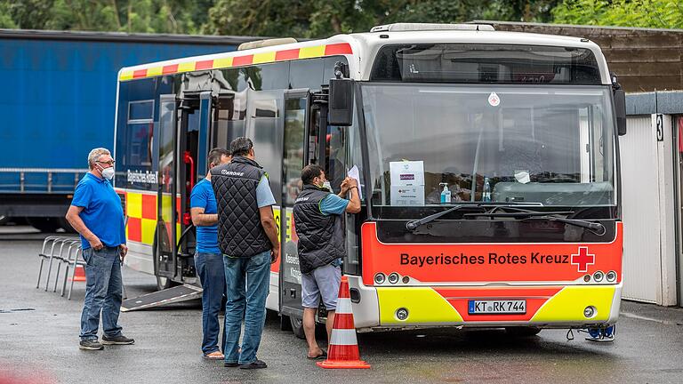 Der Impfbus ist die mobile Reserve des Landkreises im Kampf gegen das Coronavirus. Daneben sind aber weiterhin auch Impfungen im Impfzentrum möglich.