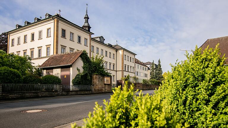 Das ehemalige Kloster Maria Schnee in Lülsfeld (Lkr. Schweinfurt) wird von der Gemeinschaft 'Go&amp;Change' bewohnt.