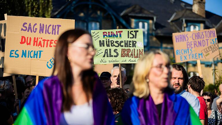 Landtagswahl in Brandenburg – Protest gegen AfD       -  Protest gegen die AfD-Wahlparty in Potsdam.