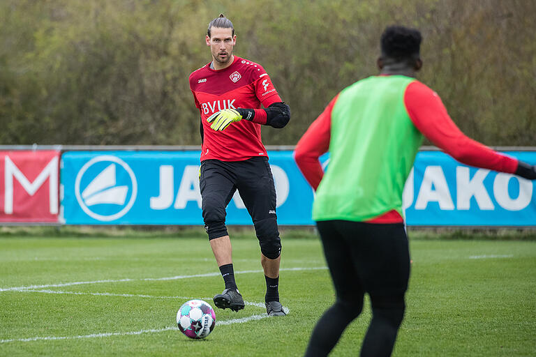 Neue Chance für Fabian Giefer? Der Ex-Augsburger könnte am Samstag für den angeschlagenen Hendrik Bonmann in den Kickers-Kasten rücken.