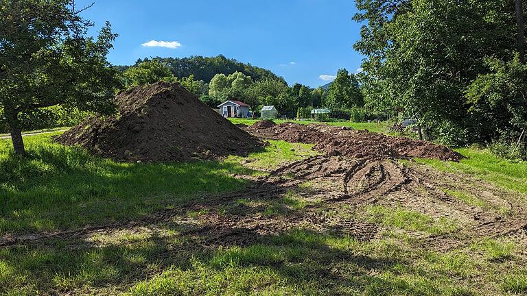 Gegenüber dem Wohnmobilstellplatz findet noch in diesem Herbst der Soccerground seinen neuen, eigentlich angestammten Platz. Der Soccerground ist ein Teil der Freizeitanlage 'Höflein', deren Pläne für die Umgestaltung noch laufen.