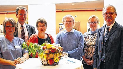 Gemeinsam gegen Diabetes: Beim Diabetikertag in Schweinfurt ziehen sie an einem Strang (von links): Diabetesberaterin Barbara Düring-Piehler, Dr. Stephan Kanzler, Dr. Susanne Berweg, Dr. Bruno Treutlein, Dr. Claudia Opitz und Dr. Joachim Müller.