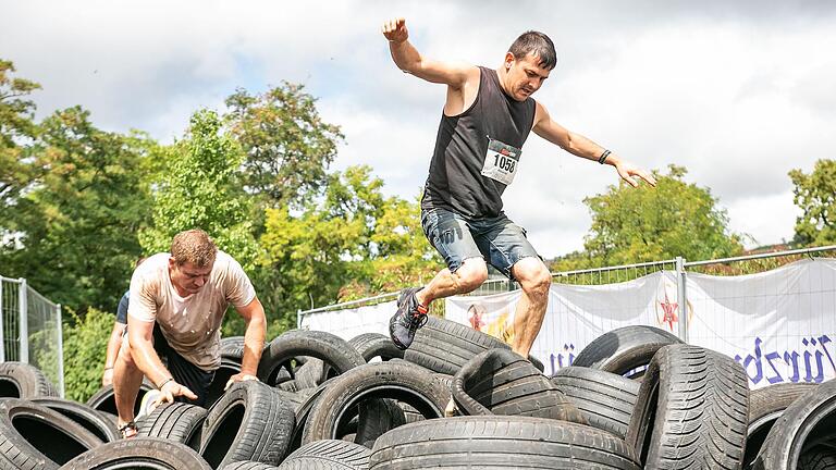 Trotz Regen und kühler Temperaturen kamen die Teilnehmerinnen und Teilnehmer von 'Rock the Race' in Würzburg am Sonntag ins Schwitzen.