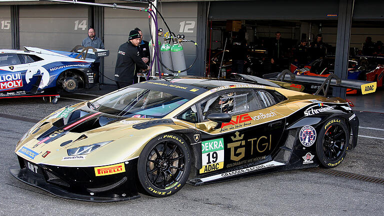 Jannik Julius-Bernhart: Lamborghini als Dienstwagen - Auf dem Hockenheimring erfolgten vor wenigen Tagen die offiziellen Tests für das Starterfeld der Rennserie ADAC GT Masters. Jannik Julius-Bernhart: Lamborghini als Dienstwagen - Auf dem Hockenheimring erfolgten vor wenigen Tagen die offiziellen Tests für das Starterfeld der Rennserie ADAC GT Masters.
