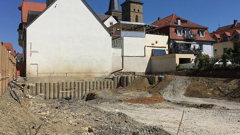 An der Baustelle 'Wilder Mann' tut sich momentan nicht viel. Erst muss entschieden werden, wo die Kräne stehen können.