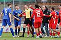 Nach der Roten Karte wurde die Bayernliga-Partie zwischen dem Würzburger FV und dem ATSV Erlangen hitzig geführt. Unmittelbar nach dem Platzverweis geraten Spieler beider Seiten aneinander.