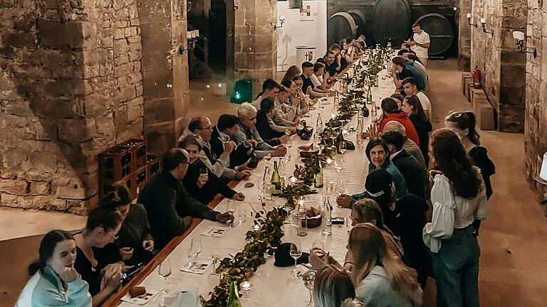 Die Abiturienten ließen sich den Dorotheenschoppen im Rathauskeller schmecken&nbsp;