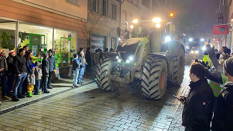 Rund 200 Traktoren waren in Hammelburg unterwegs. Rund 200 Traktoren waren in Hammelburg unterwegs.
