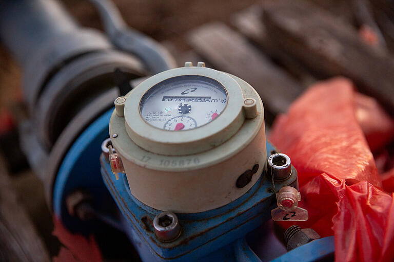 Diese Wasseruhr wurde im Sommer auf einem Feld in der Bertheimer Mulde fotografiert.