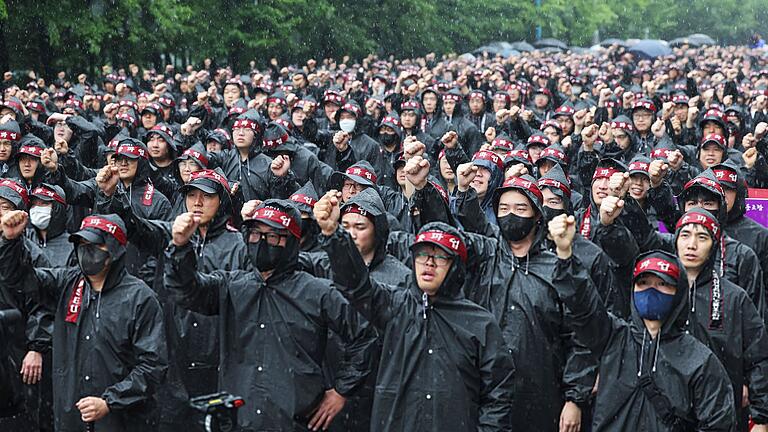Streik bei Samsung in Südkorea am 08. Juli       -  Die Gewerkschaft will ihren ursprünglich befristeten Streik auf unbestimmte Zeit fortsetzen. (Archivbild)