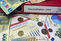 Der Lohrer Stadtrat hat die städtische Finanzplanung für 2025 und die Folgejahre mit großer Mehrheit abgesegnet. Der Stadt stehen weiter finanziell anspruchsvolle Jahre bevor. In der Debatte lagen die Bewertungen der Lage teils deutlich auseinander.