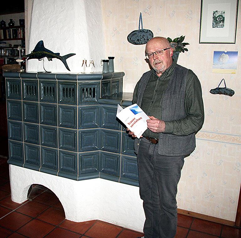 'Trauer verstehen': ein Buch, in dem Rudi Langer häufiger schmökert. 'Trauer verstehen': ein Buch, in dem Rudi Langer häufiger schmökert.